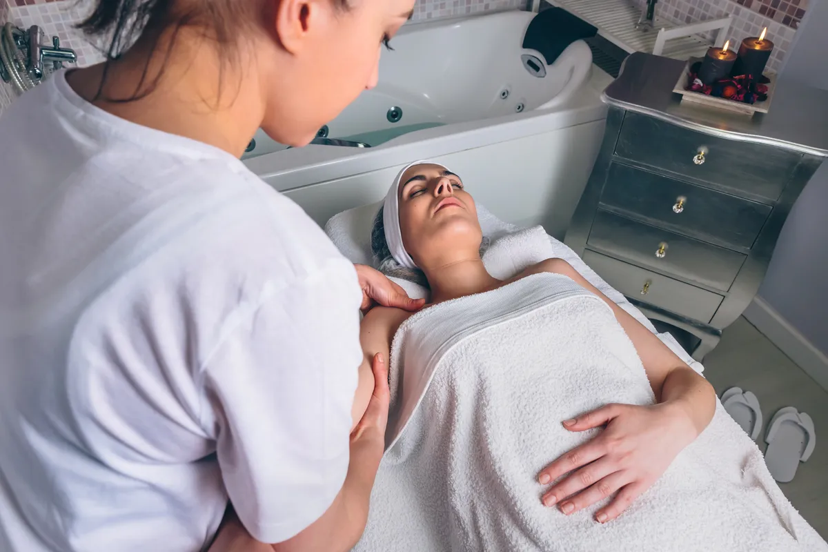 massage-therapist-doing-lymphatic